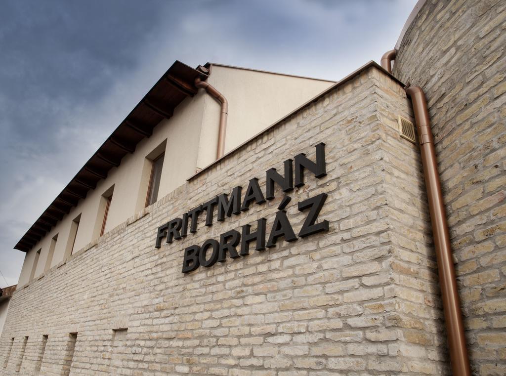 Frittmann Borhaz Bed & Breakfast Soltvadkert Exterior photo